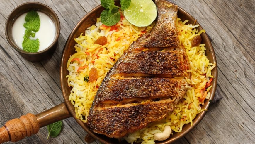 Ayal Alfareej restaurant for all kind of fish with rice meal