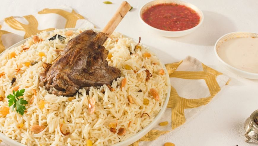 Ayal Alfareej restaurant for all kind of meat with rice meal